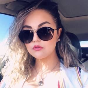 Meet your Posher, Valeria